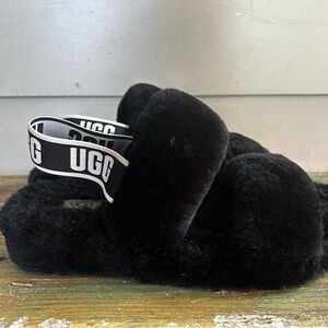 Size 9, great condition, UGG slippers